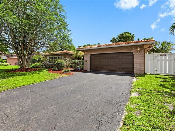 4th image of 11744 NW 26th Court