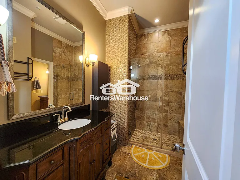 2510 Travis St #105 — Photo 5