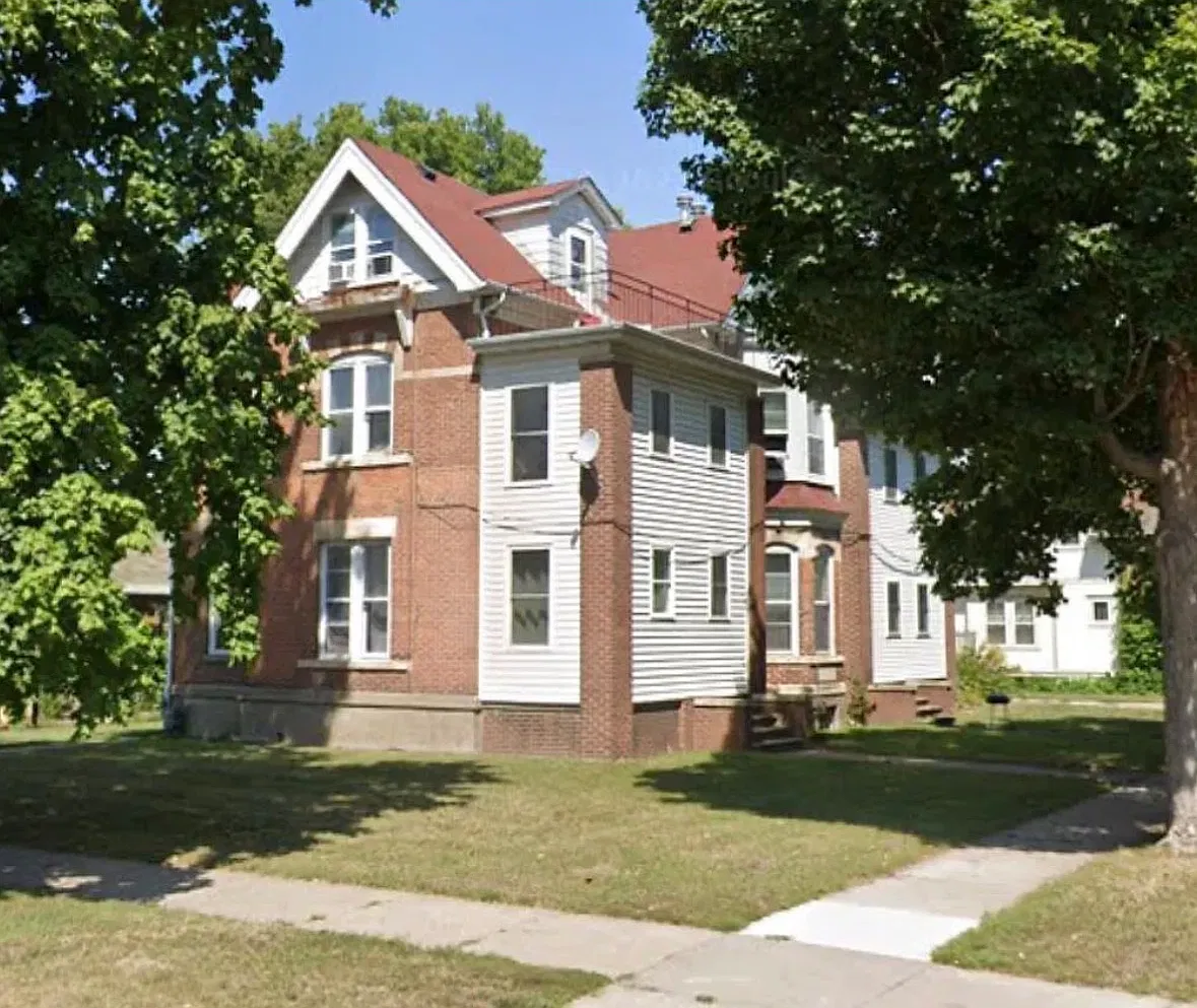 2 bed, 450 sqft, $875 — Photo 1