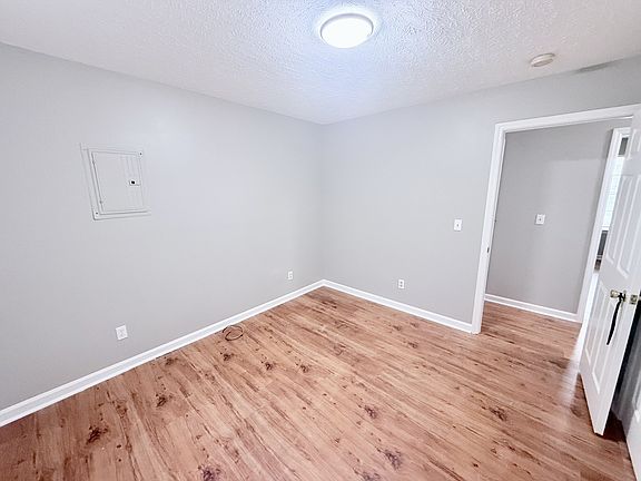 2nd image of 2111 14th Ave N