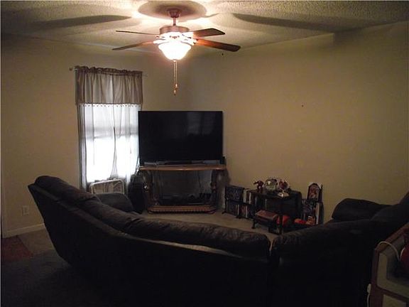 4th image of 405 Cranklen Cir
