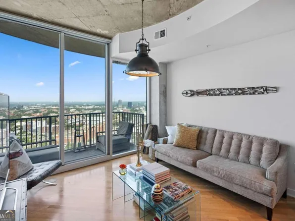 400 W Peachtree St NW Unit 3703, Atlanta, GA 30308