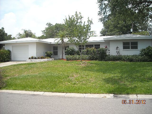 1st image of 813 Oxford Dr