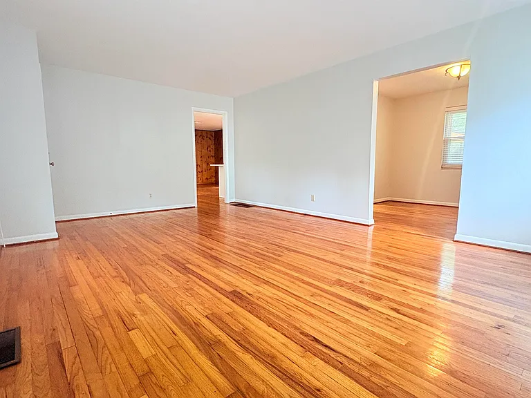 1504 Sunset Ln — Photo 7