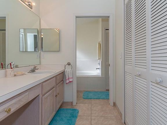 5th image of 2565 Chatham Cir