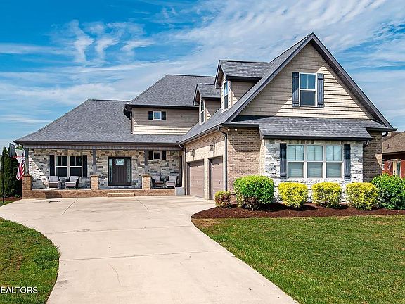 2nd image of 114 Pheasant Walk Dr