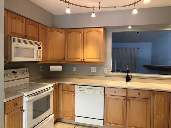 109 Santa Fe Dr, Rockport, TX 78382