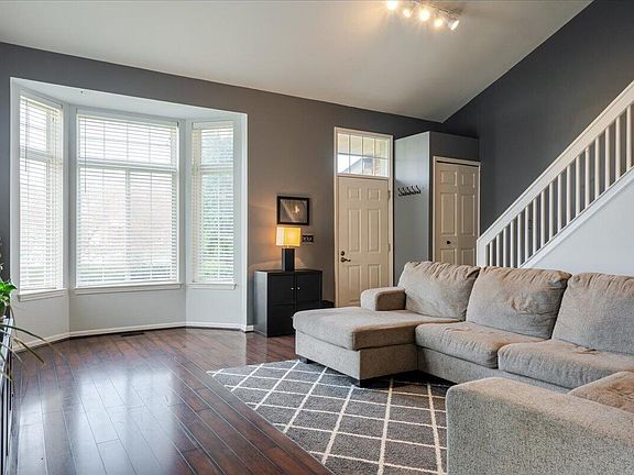 3rd image of 7956 Thornhill Dr