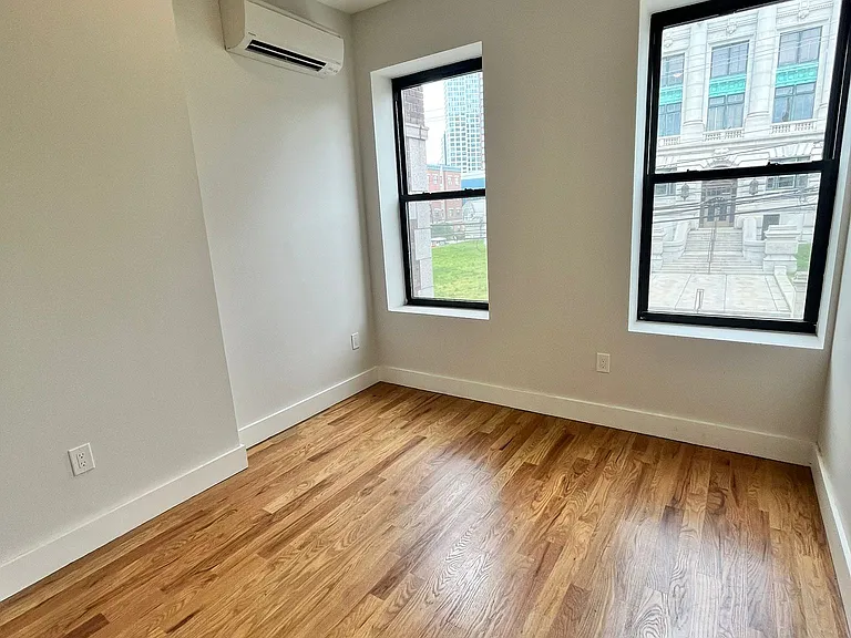 282 Baldwin Ave #1R — Photo 4