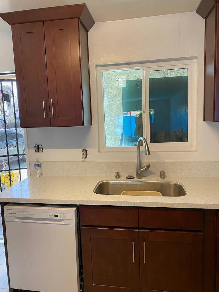 2 bed, 1050 sqft, $2,700 — Photo 3