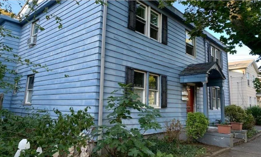 31 Lyon St