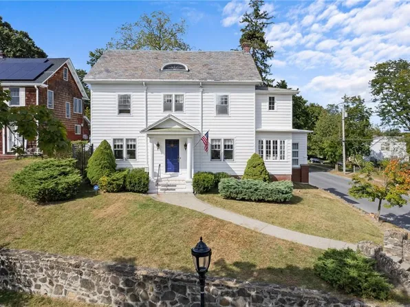 17 Oak Crescent, Poughkeepsie, NY 12601