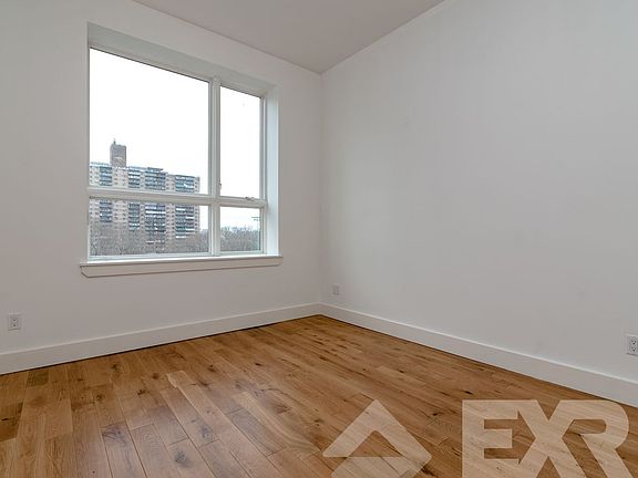 3rd image of 105 Leonard St APT 5A