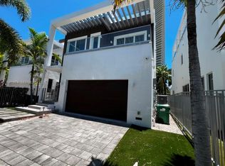 18975 Atlantic Blvd, Sunny Isles Beach, FL 33160