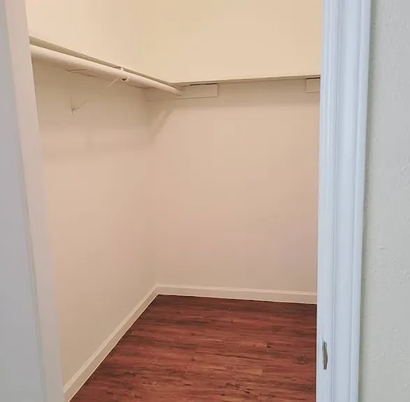 The Pointe Apartments — Photo 12