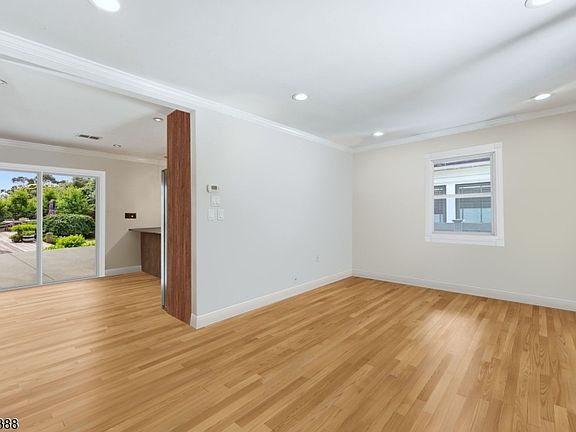 4th image of 95 Cedar Ave