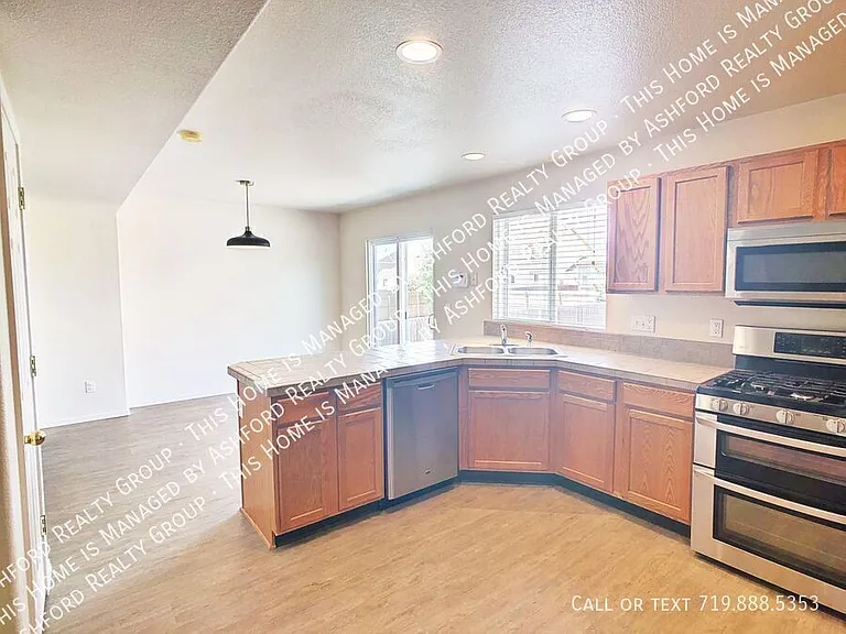 3314 Castellon Dr — Photo 6