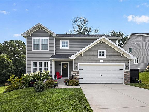 2nd image of 712 Gentry Ln