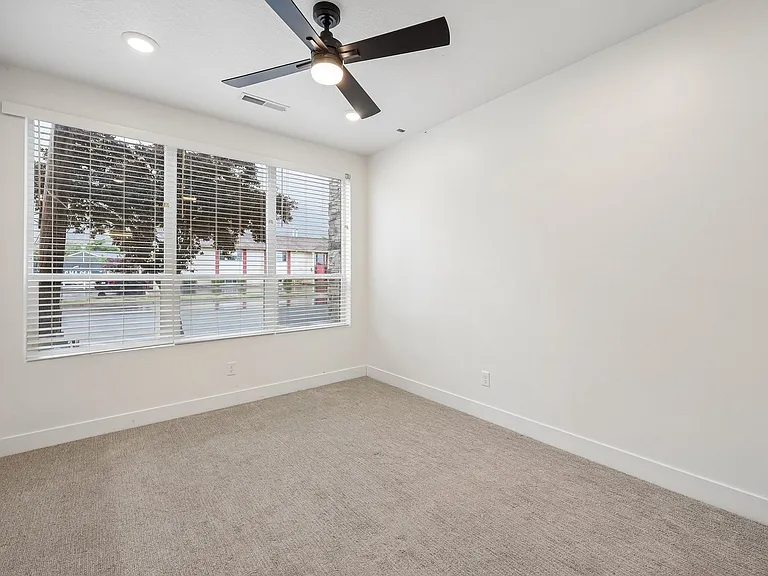 Wasatch View Apartments — Photo 55