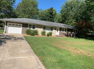 1204 Roosevelt Rd, Taylorville, IL 62568