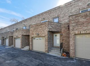 479 N Addison Ave APT B3, Elmhurst, IL 60126