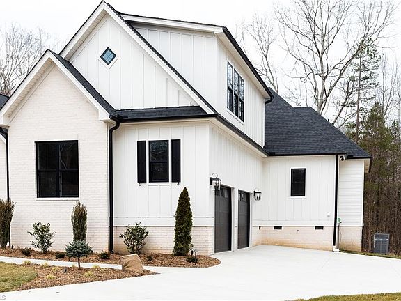 3rd image of 1200 Devlin Ct