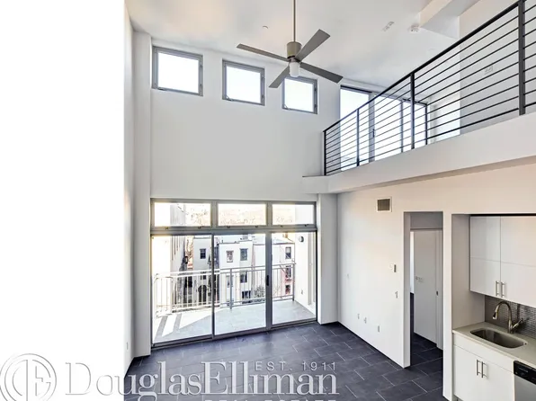 233 Devoe Street image 1 of 5