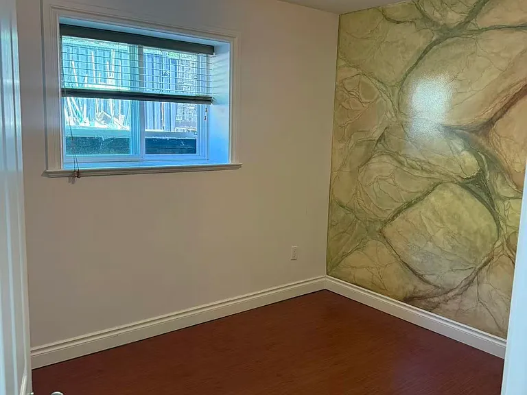 16433 93b Ave #BASEMENT — Photo 10