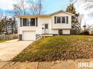 112 Douglas Rd, Marquette Heights, IL 61554