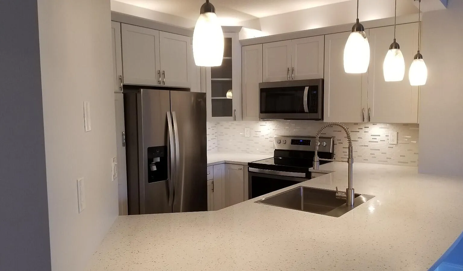 300 Uno Lago Dr — Photo 3