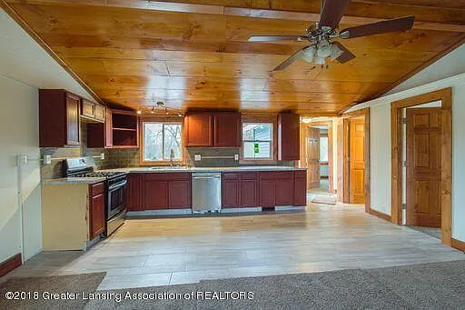 15305 Wacousta Rd — Photo 2