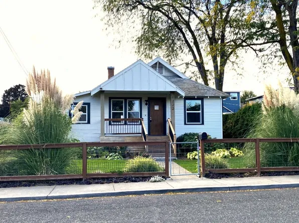 1222 E 8th St, The Dalles, OR 97058