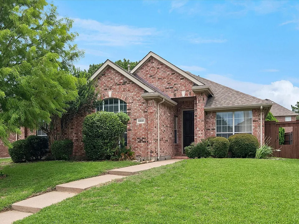 10610 Stone Falls Ln