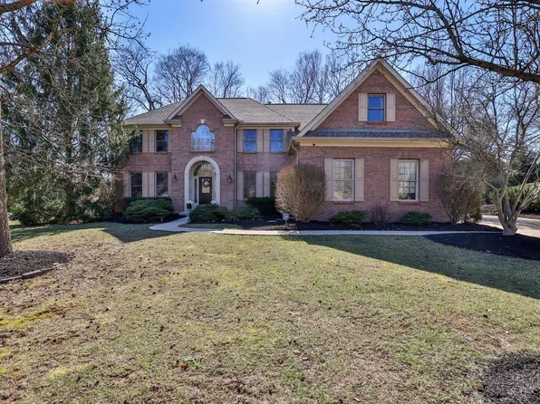 216 Sentry Hill Dr, Loveland, OH 45140