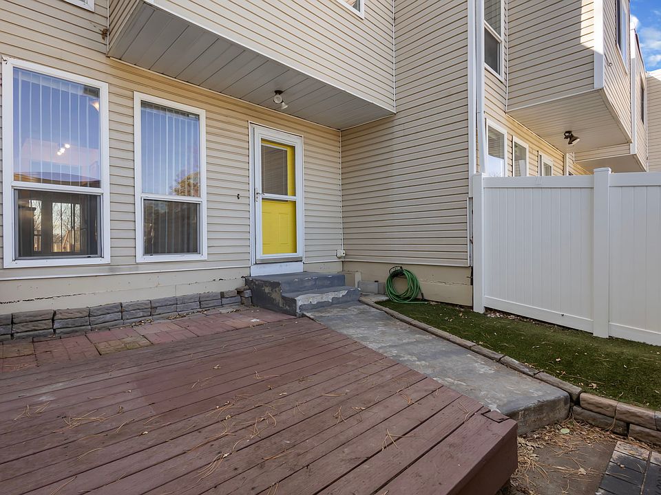 Front deck and entry