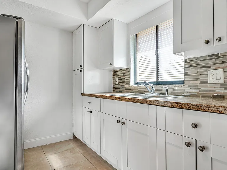 3913 Oak Limb Ct — Photo 10