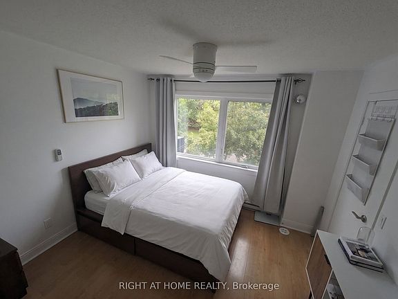5th image of 290 Village Green Sq #Townhouse 25