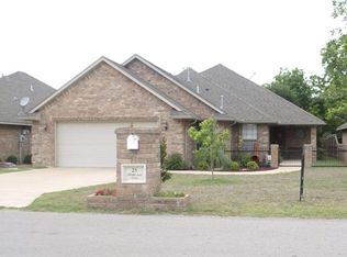 25 NW Heatherstone Dr, Lawton, OK 73505