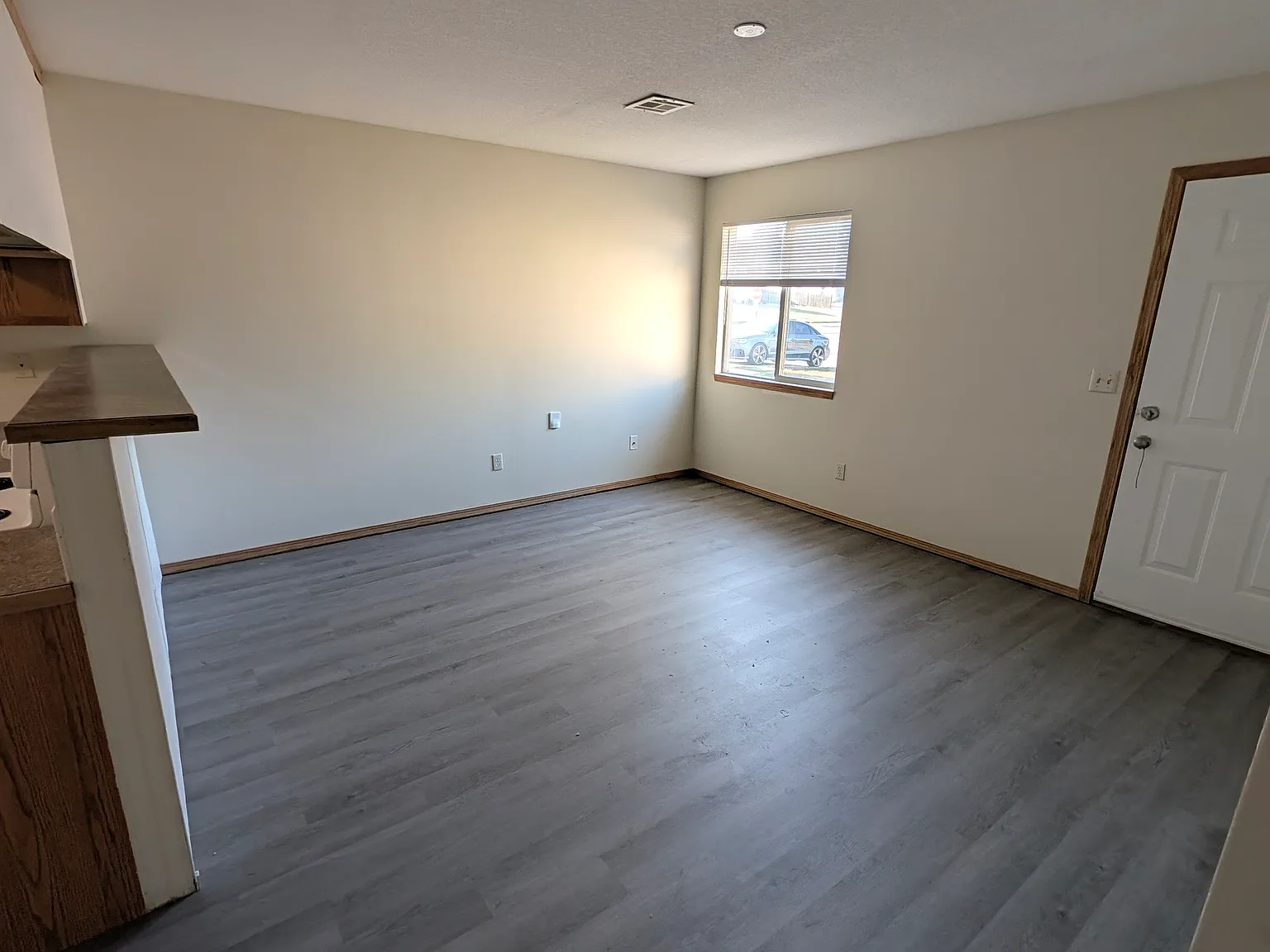 2 bed, 1000 sqft, $1,095 — Photo 3