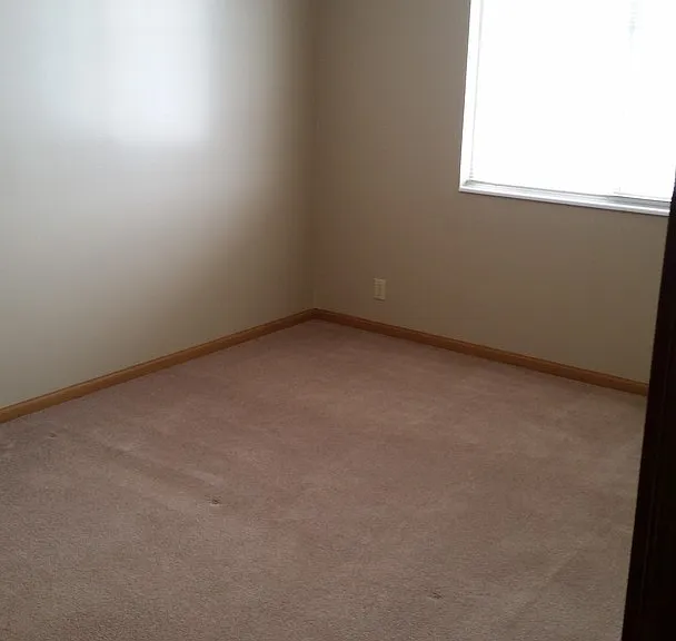 Deer Park Apartments — Photo 16