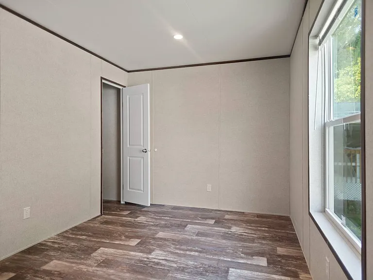 2018 Waterfront Dr #128 — Photo 11