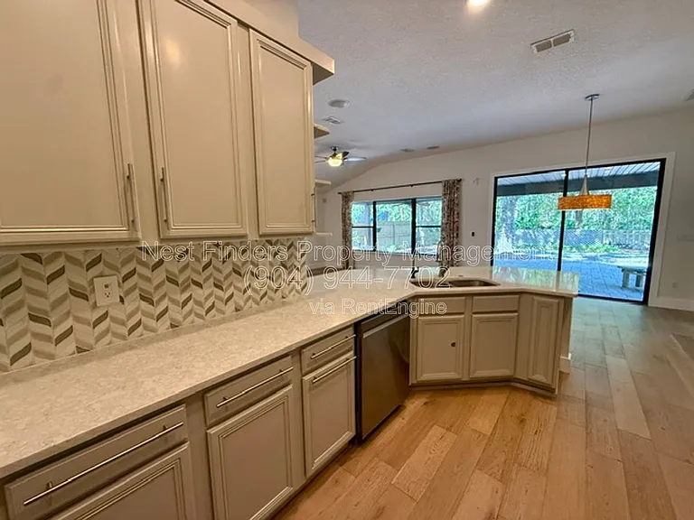 13658 Kayak Ct — Photo 14