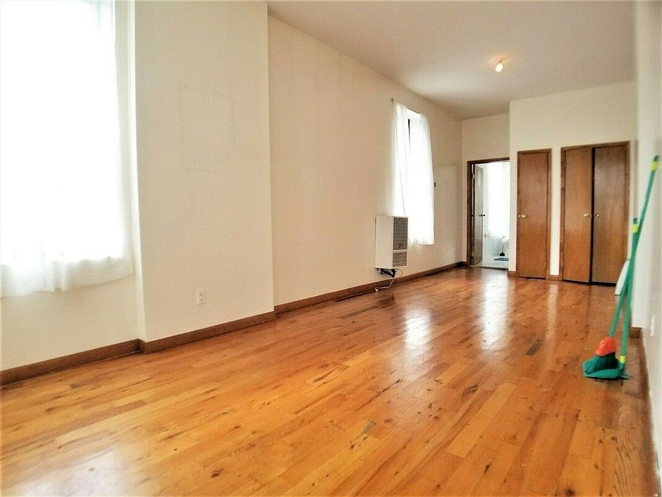2nd image of 1072 Myrtle Ave #1RR