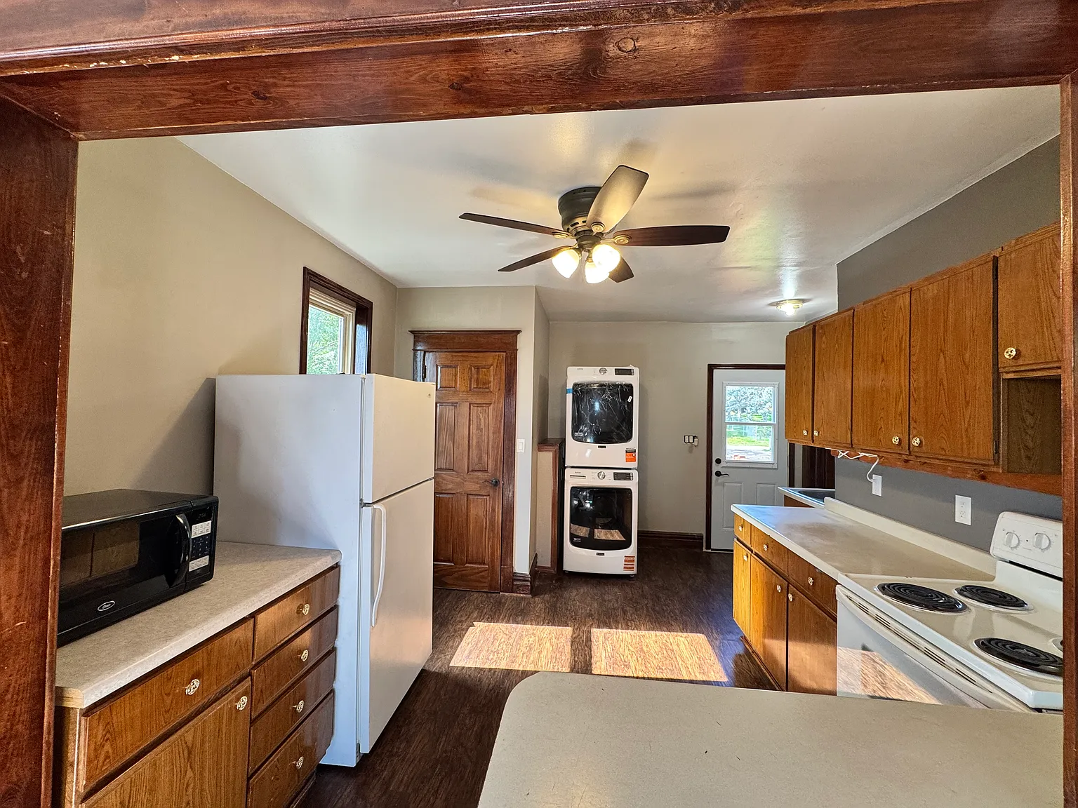 2 bed, 1000 sqft, $1,400 — Photo 1