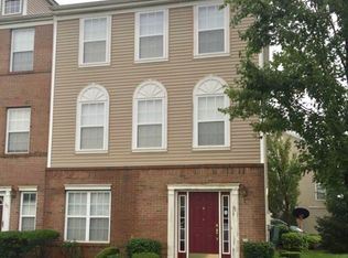 91 Woodlake Dr, Parlin, NJ 08859