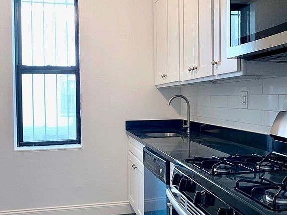2nd image of 25 Woodruff Ave APT A2
