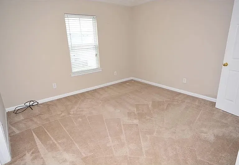 4333 Ben Hill Rd — Photo 10