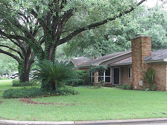 2nd image of 1602 Heights Dr