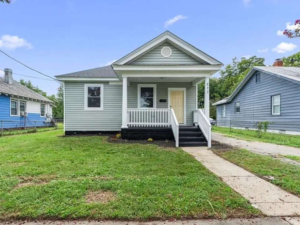 222 Elm St