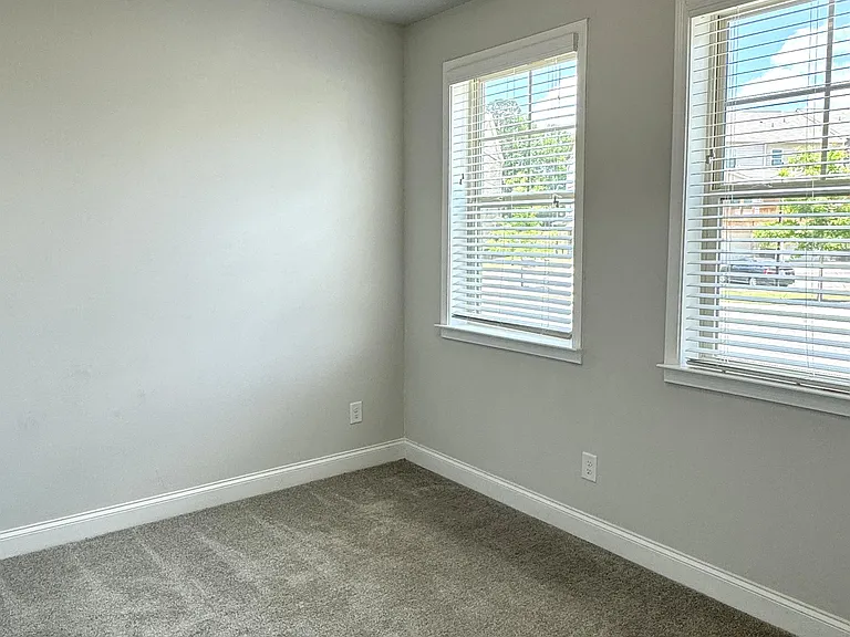588 Amarante Cir — Photo 20